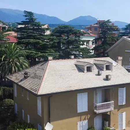 La Petite